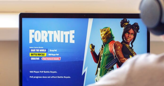 Fortnite-Players-Fighting-Ice-Culture-shutterstock_1444806506.jpg