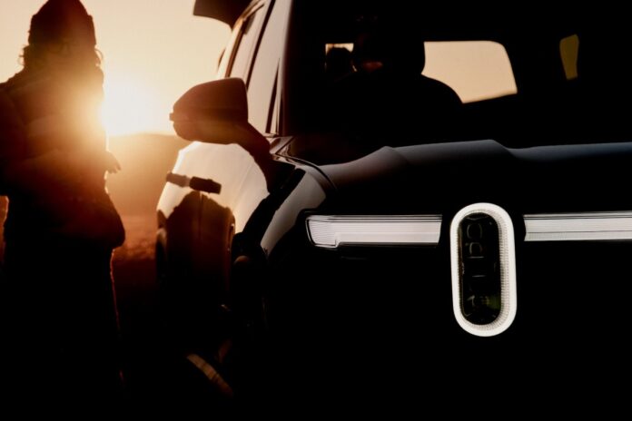 Rivian-QUAD-R1S-sunset.jpg
