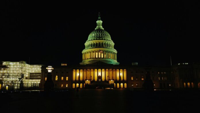 us-congress-at-night.jpg