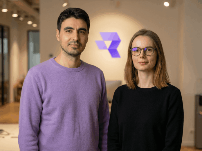 Runware-co-founders-Flaviu-Radulescu-l-and-Ioana-Hreninciuc-.png