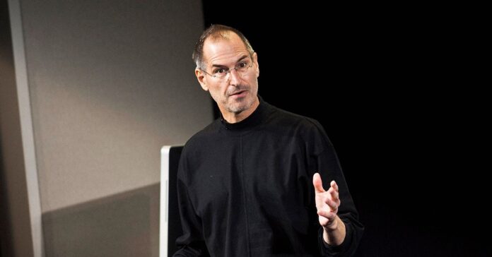 Early-Steve-Jobs-Paraphernalia-Goes-Up-for-Auction-Business-80147355.jpg